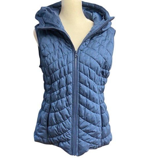 Chico’s Puffer Quilted Hooded Vest Size S Blue Full Zip Pockets Outdoor Fall - Picture 3 of 13